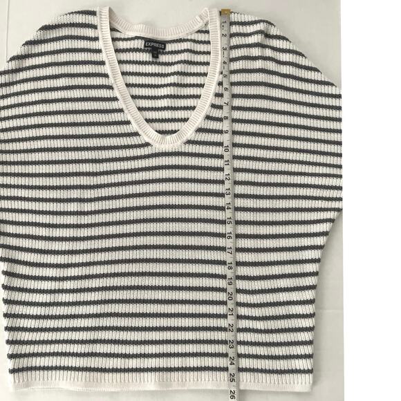 Express Striped Sweater Womens Size S Ivory Gray Vneck Preppy Casual Office - Picture 8 of 14